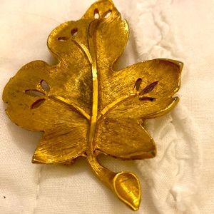 Beautiful large BSK signed autumn leaf pin brooch